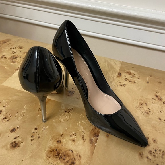 Zara pointed toe pumps, Sz 7 - Picture 2 of 7